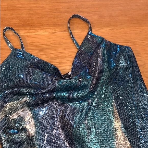 Tahari ~Size M~Caicos Sequin Mermaid Tank Top - Picture 4 of 16